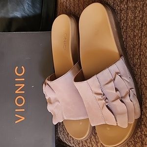 Vionic Sandles, Size 8, Rose Colored